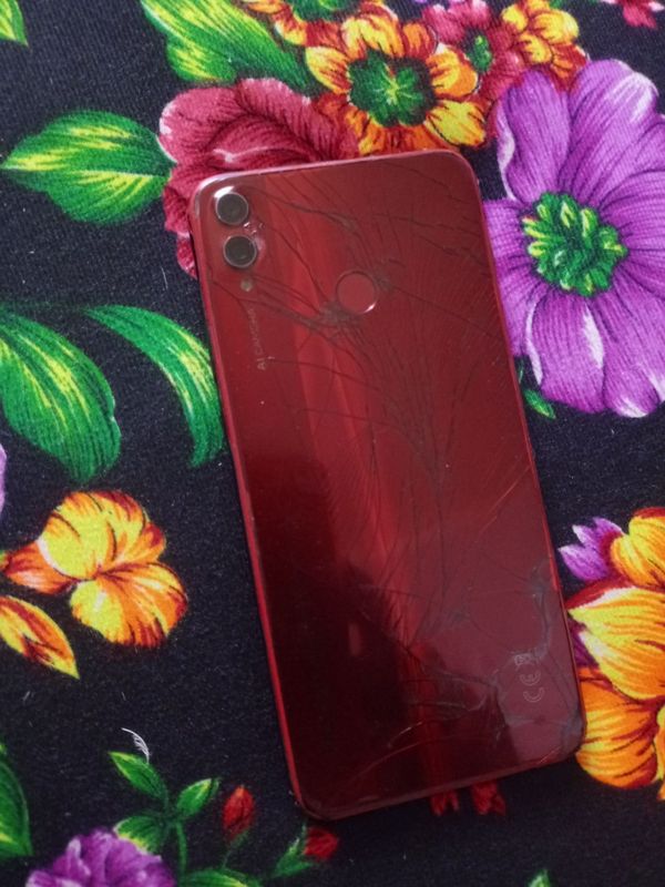 Honor 8x sotiladi Honor 8x sotiladi