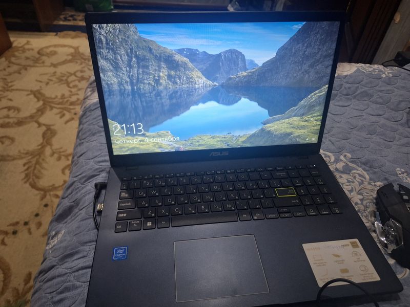 продается срочно ноутбук ASUS E510 продается срочно ноутбук ASUS E510