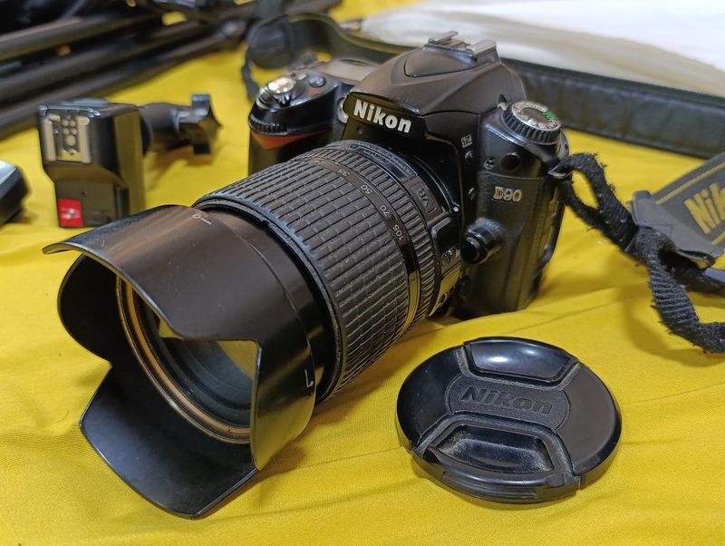 Nikon d90 xolati yaxwi iwlawi zor Nikon d90 xolati yaxwi iwlawi zor