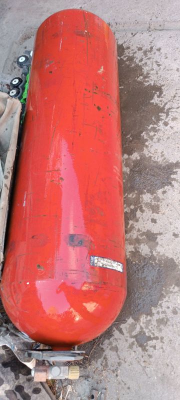 Газовый балон от Исузу 150 литров. Газовый балон от Исузу 150 литров.