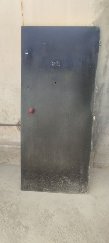 Temir eshik sotiladi Temir eshik sotiladi