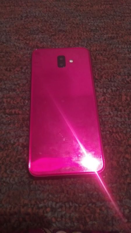 Samsung J6+ sotiladi Samsung J6+ sotiladi