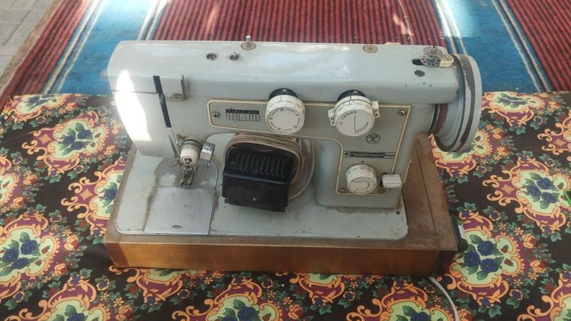 Швейная машина Подольск 142