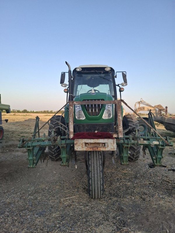LS 100 Traktor sotiladi LS 100 Traktor sotiladi