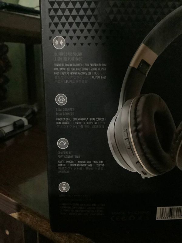 Jbl naushnik sikidkada Jbl naushnik sikidkada