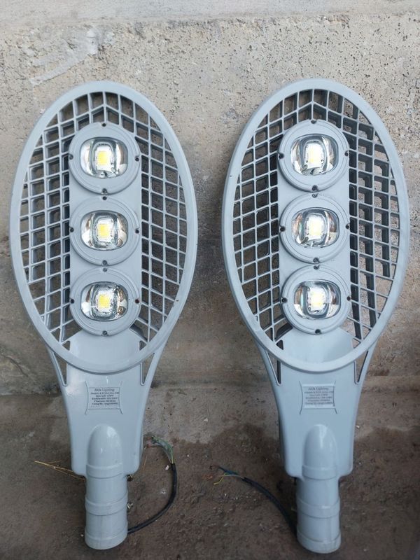 Продается прожектор лед 150w Продается прожектор лед 150w