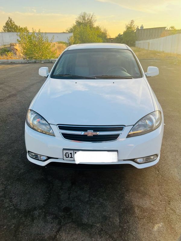Продается Lacetti Gentra 3 позиция в отличном состоянии
