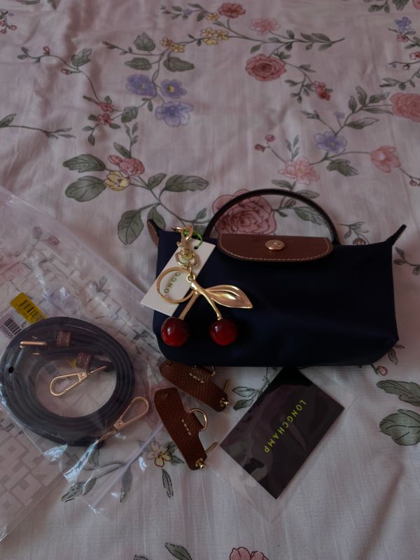 Longchamp сумочка 230 000 Longchamp сумочка 230 000
