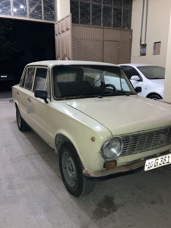 Mashina sotiladi holati zor Mashina sotiladi holati zor