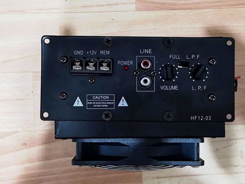 Усилитель Для автомобиля 400W Новый Усилитель Для автомобиля 400W Новый