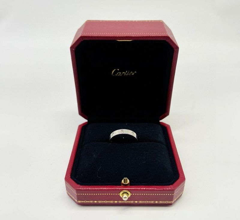 Кольцо Cartier Love 750 проба бриллианты Кольцо Cartier Love 750 проба бриллианты