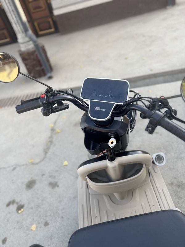 Skuter holati yangi 650$ ozro kami bor aloqaga chiqaveraszlar. Skuter holati yangi 650$ ozro kami bor aloqaga chiqaveraszlar.