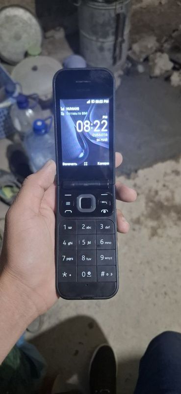 Nokia 2720 flip yangi Nokia 2720 flip yangi