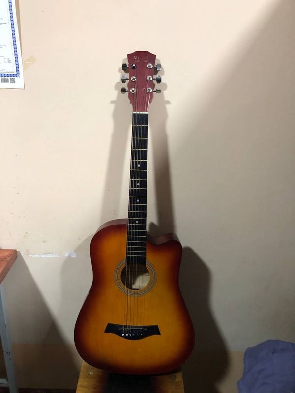 Gitara akustik 38 razmer ovozi zoʻr realni oletganlar yozsin Gitara akustik 38 razmer ovozi zoʻr realni oletganlar yozsin