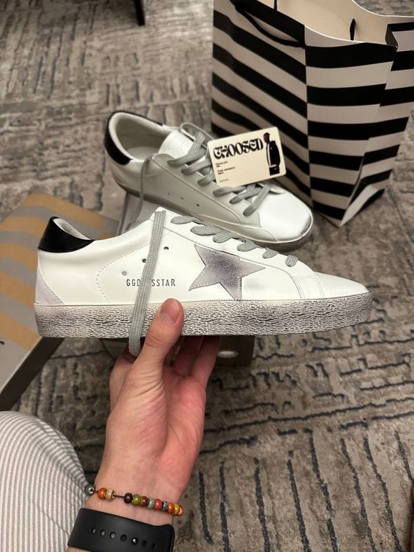 Вналичии Golden Goose Super-Star Вналичии Golden Goose Super-Star