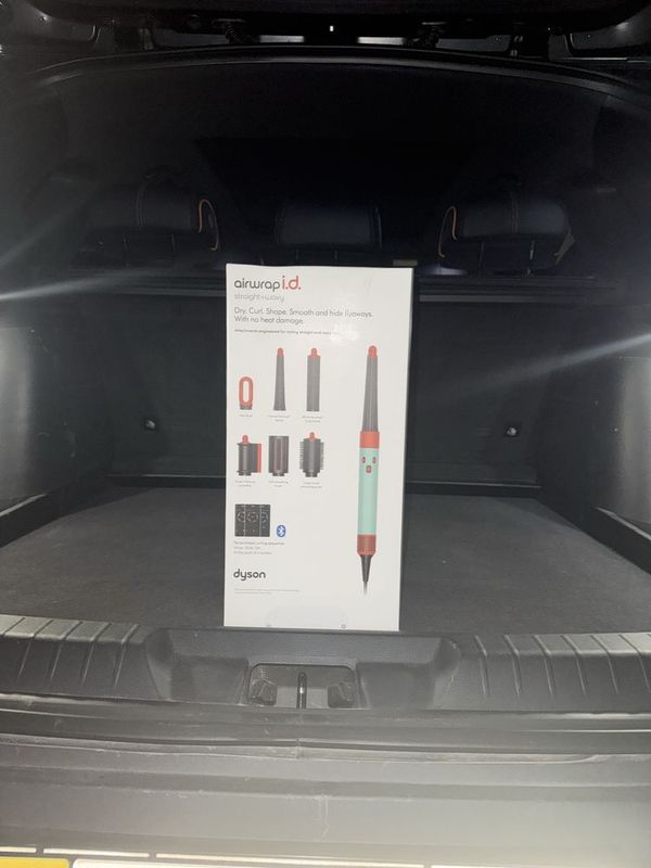 Dyson Airwrap i.d. Straight + Wavy Dyson Airwrap i.d. Straight + Wavy
