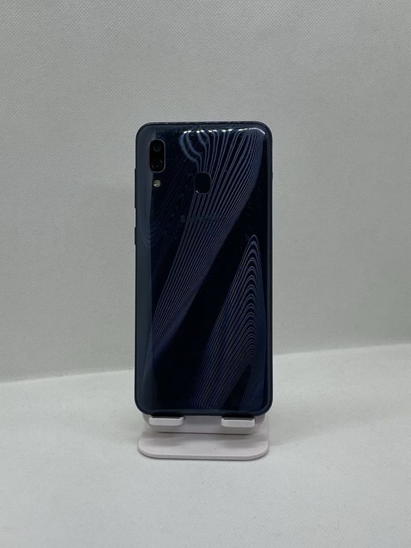 Samsung Galaxy A30 sotiladi Samsung Galaxy A30 sotiladi