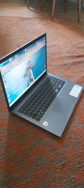 Noutbuk Asus