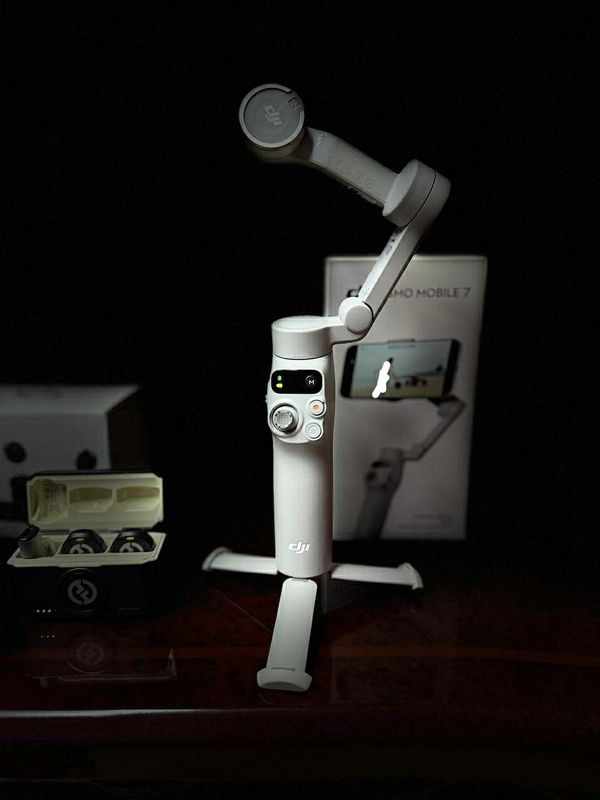 Hollyland lark m2 va DJI osmo mobile 7