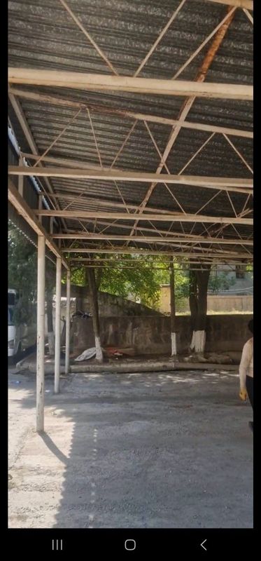 Naves materiallari sotiladi