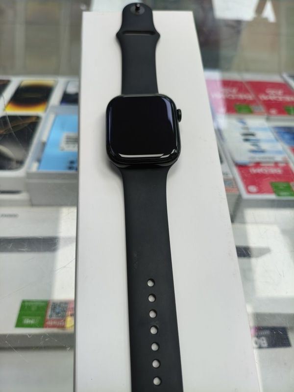 Продам б.у iwatch 10/46mm black Продам б.у iwatch 10/46mm black