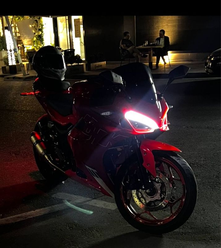 Duccati dizaynidan biklend mototsikli Duccati dizaynidan biklend mototsikli