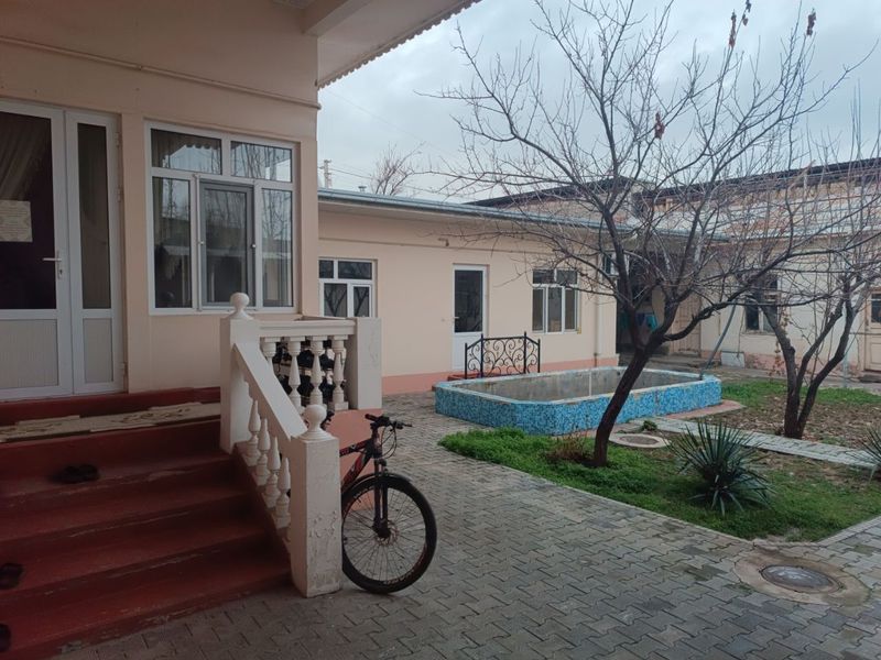 Продаю дом 7ком,4сот.Янгиабад Продаю дом 7ком,4сот.Янгиабад