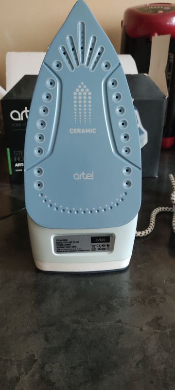 Продаётся обсалютно новый утюг artel art-SI 232 Продаётся обсалютно новый утюг artel art-SI 232