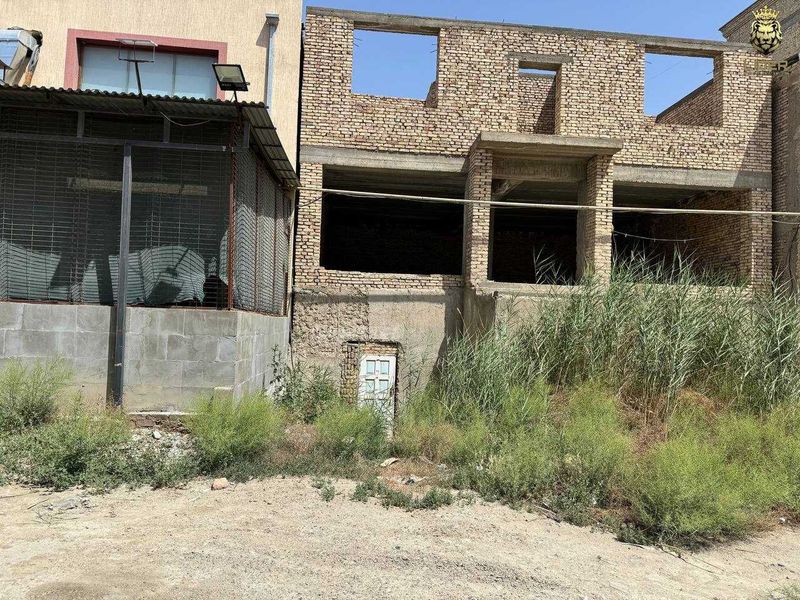 Срочно продается 2х этажное нежилое здание ор-р Шарк 1 цена 50.000$ Срочно продается 2х этажное нежилое здание ор-р Шарк 1 цена 50.000$