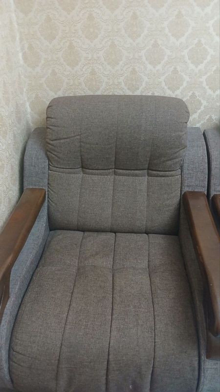 Диван сотилади холати яхши