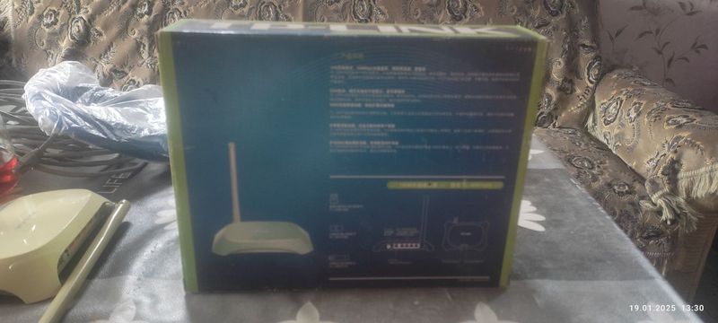 Wi fi router pochti ne polzovolis prodaem potomuchto prosto lejit