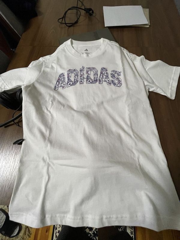 Женская футболка Adidas Женская футболка Adidas