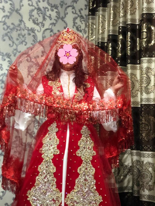 fata Tillaqosh qo'shib beriladi 100$