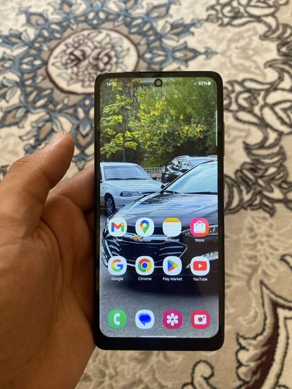 Samsung A72 ideal