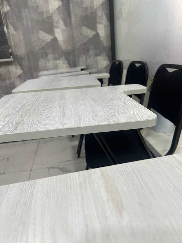 Продаю парту со стулом – 150 000 сум Продаю парту со стулом – 150 000 сум