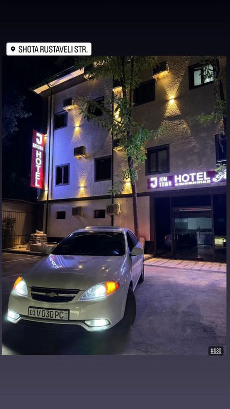 Mehmonxona bez zags24/7 JoNTowR HoteL YakkaSaroy