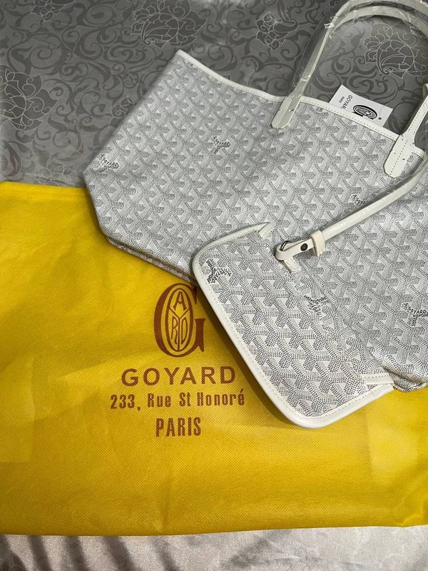сумка Goyard белого цвета сумка Goyard белого цвета