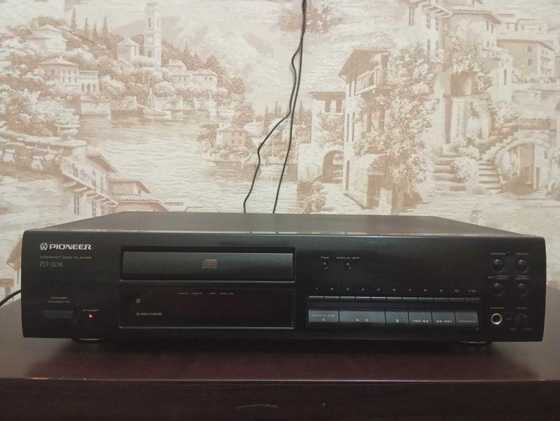 Продам проигрыватель CD дисков PIONEER model PD 204. Продам проигрыватель CD дисков PIONEER model PD 204.