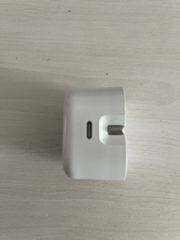 iPhone zaryadka, original 25W iPhone zaryadka, original 25W
