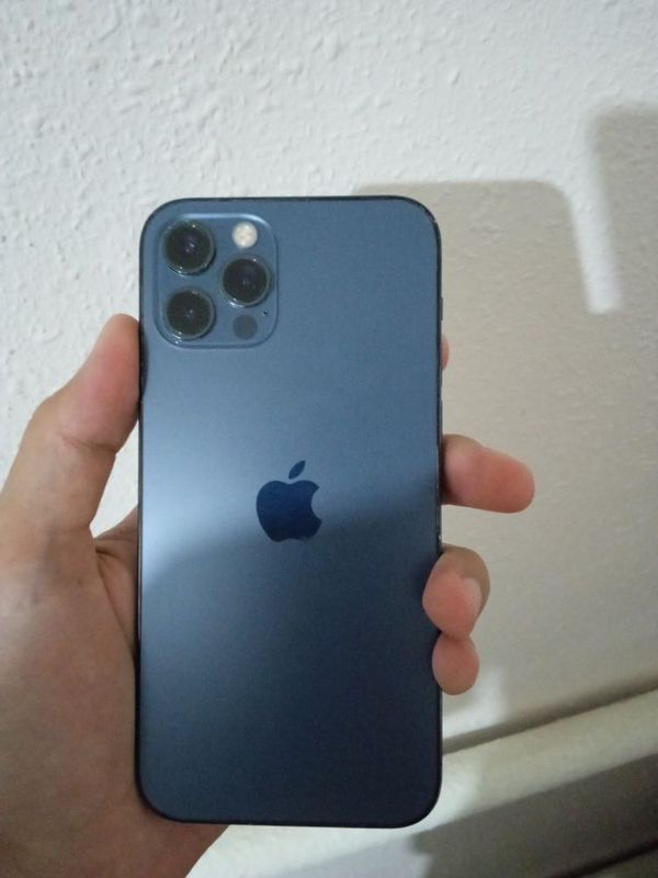 iPhone 12 pro blue iPhone 12 pro blue