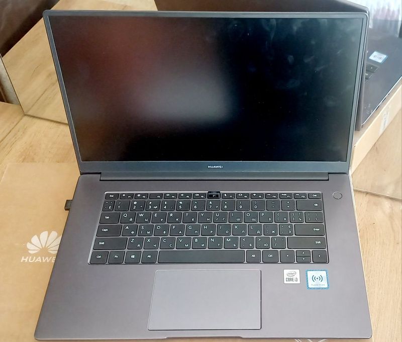 HUAWEI MateBook D 15 i3 8/256 HUAWEI MateBook D 15 i3 8/256