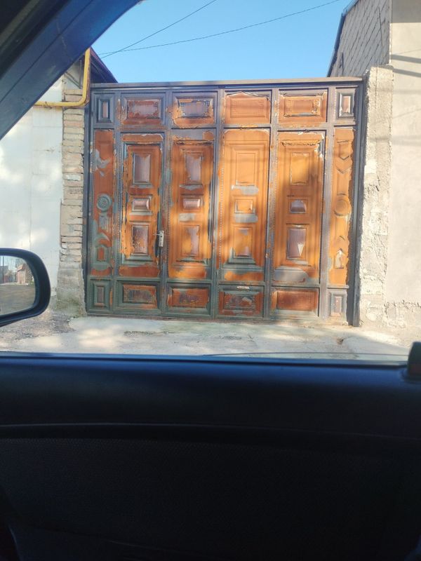 Продам срочно пол участка своего или если договоримся весь дом. Продам срочно пол участка своего или если договоримся весь дом.