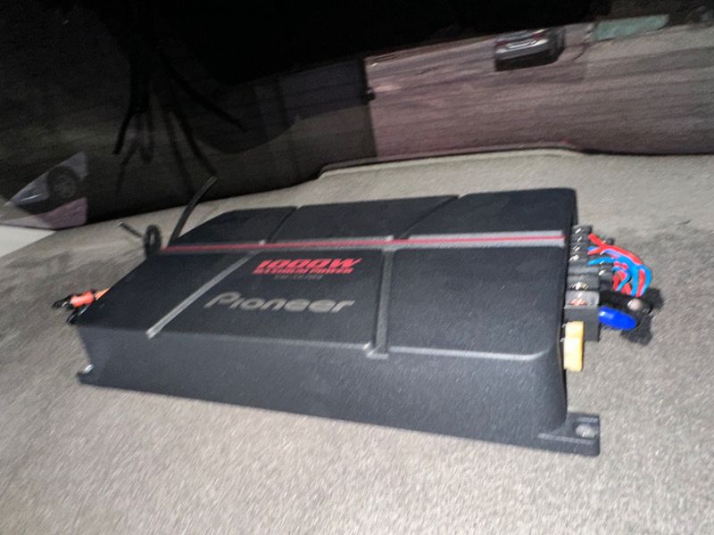 Пионер усилител 1000w Пионер усилител 1000w