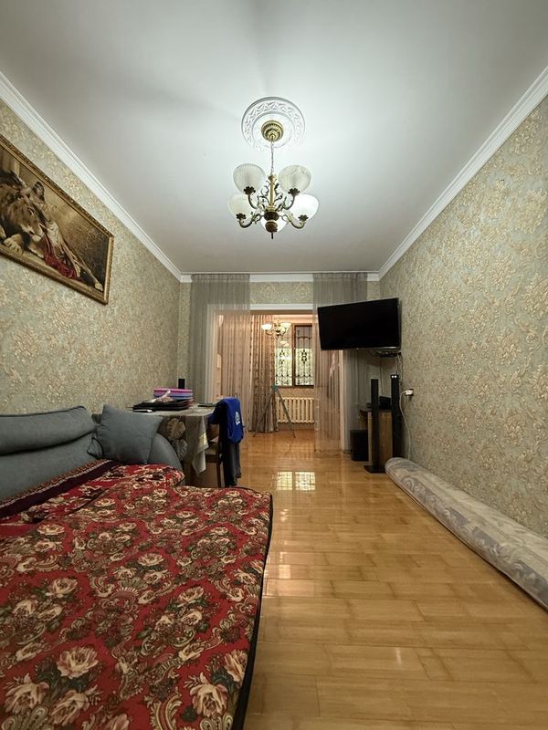 Продаётся 3/1/5 квартира Ахмад Юганакий Мирзо Улугбекский рн Продаётся 3/1/5 квартира Ахмад Юганакий Мирзо Улугбекский рн