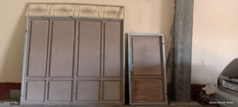 Темир дарвоза сотилад тел