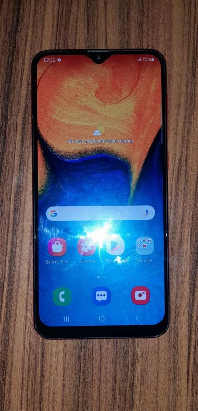 Samsung a 20 yaxshi holatda