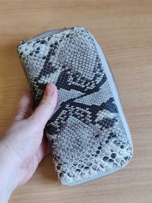 Кошельки женские из кожи змеи и бахмаля Кошельки женские из кожи змеи и бахмаля