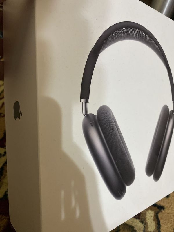 Airpods max gray Airpods max gray