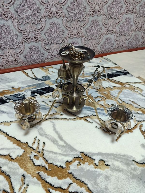 Lustra satiladi bahasi kelisimli. Lustra satiladi bahasi kelisimli.