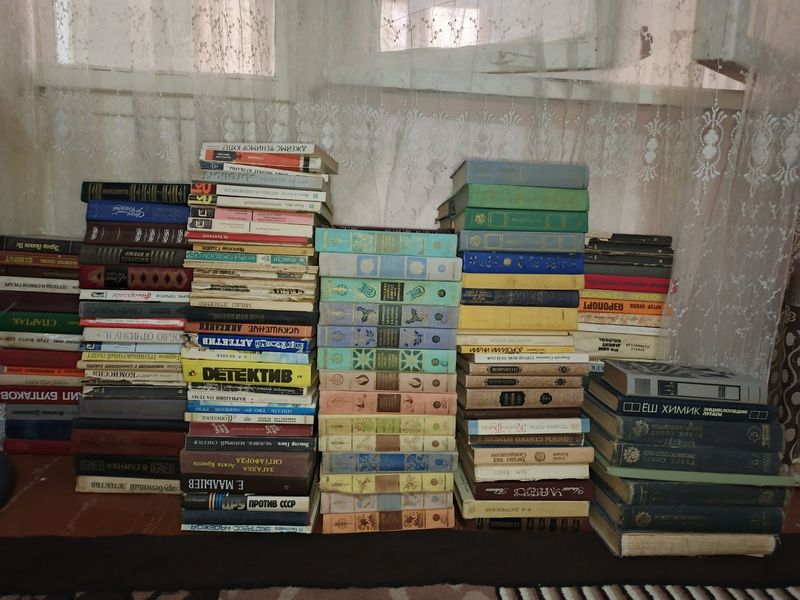 Книги для детей и взрослых всё на русском
